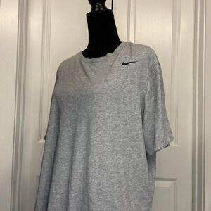 Grey Nike Dri-Fit T-shirt - Size XXL